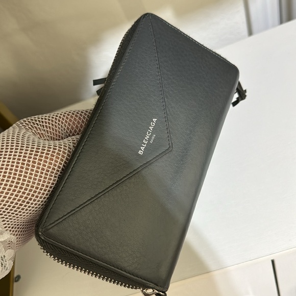 Authentic BALENCIAGA leather zippy long wallet - Picture 16 of 17